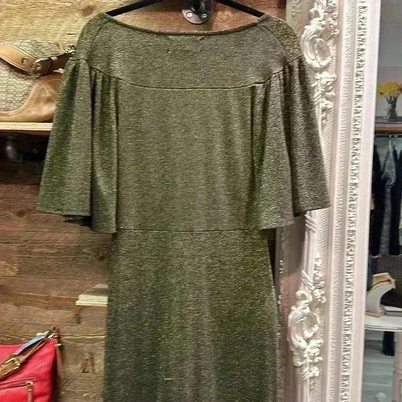 CLEOBELLA gorgeous gold long dress with high slit Fits like a Medium - Picture 7 of 9